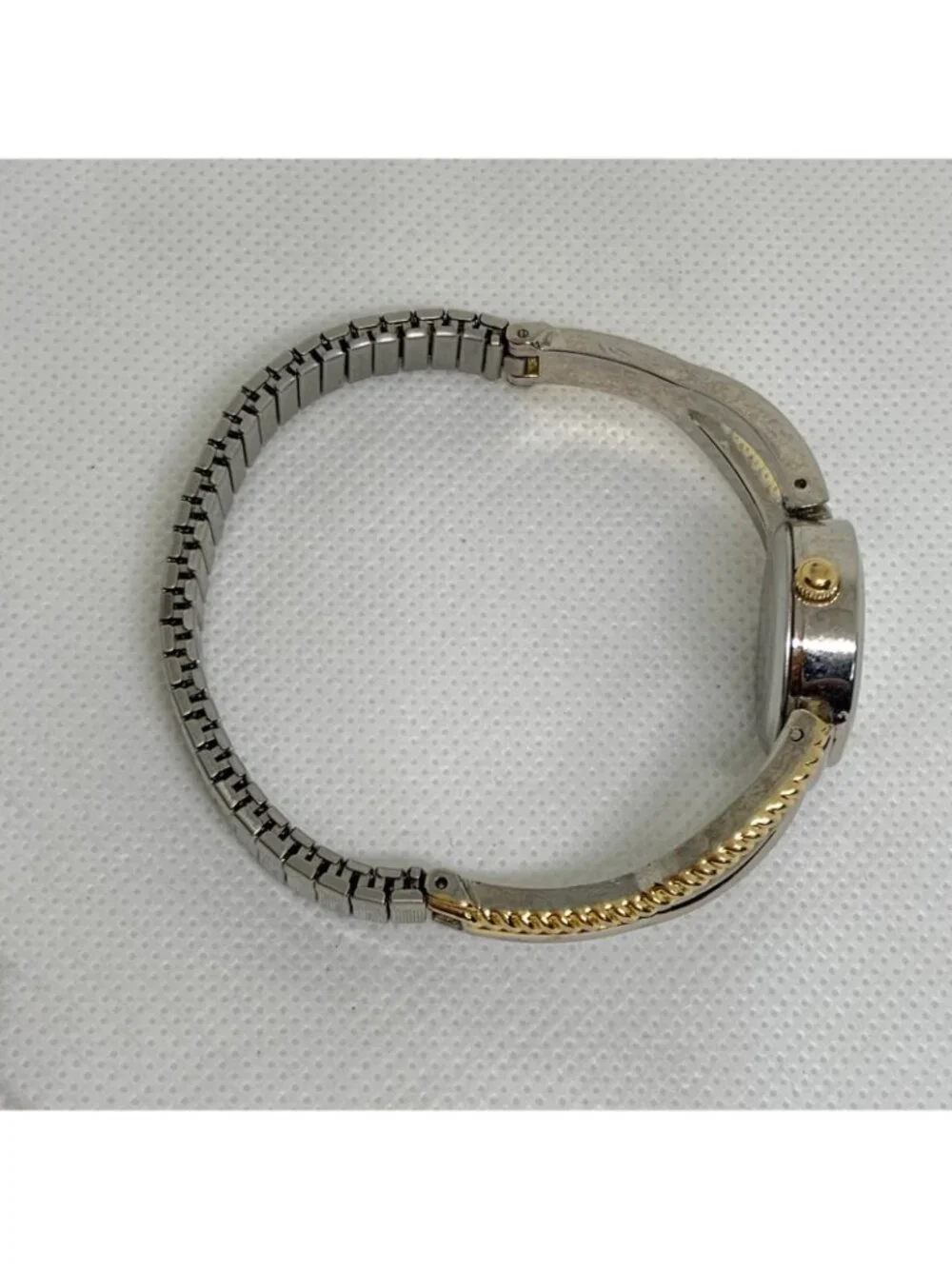 Women’s quartz watch silver gold tone 22mm stretch band  7.5” running